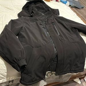 Selling men’s Large heavy winter coat. Black